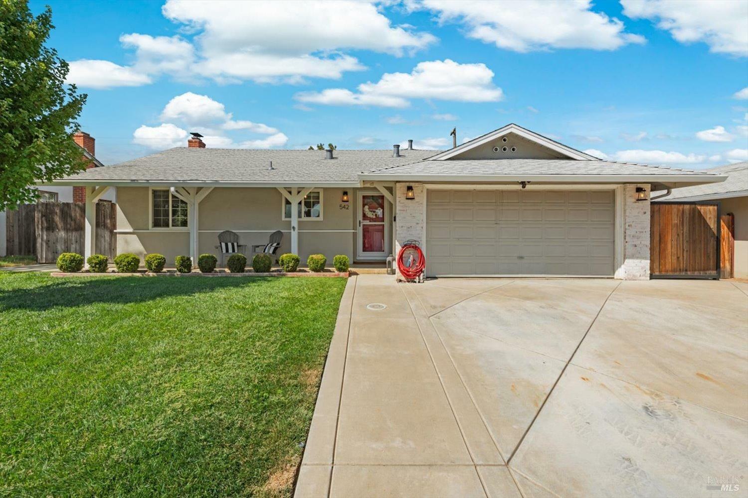 542 Cottonwood Street  Vacaville CA 95688 photo