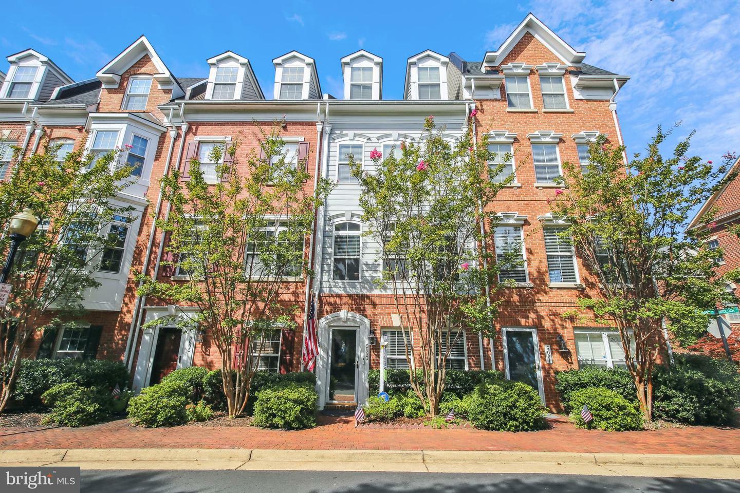 5003 Donovan Drive  Alexandria VA 22304 photo