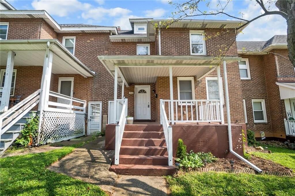 Property Photo:  716 Radclyffe Street  PA 18017 