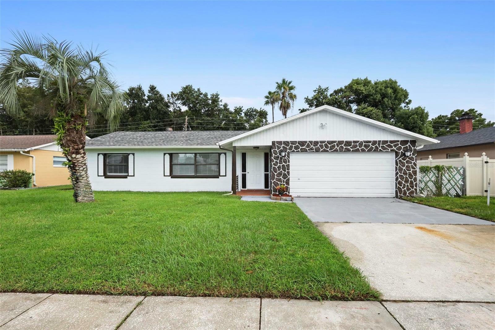 Property Photo:  10140 Bridlewood Avenue  FL 32825 