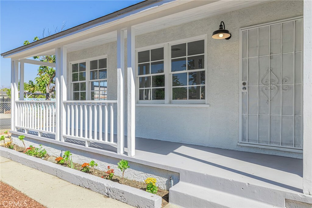 Property Photo:  13364 Pinney Street  CA 91331 