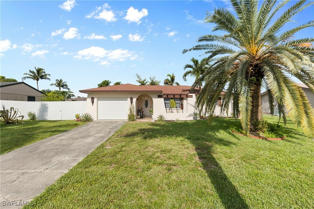 Property Photo:  2469 55th Street SW  FL 34116 