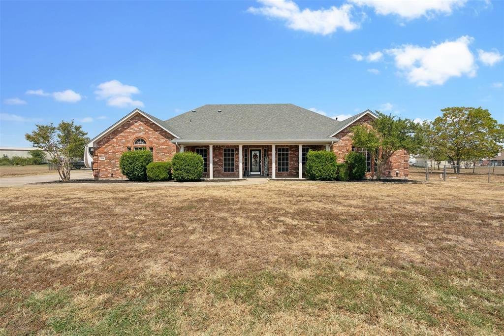 Property Photo:  1824 County Loop Road  TX 76179 