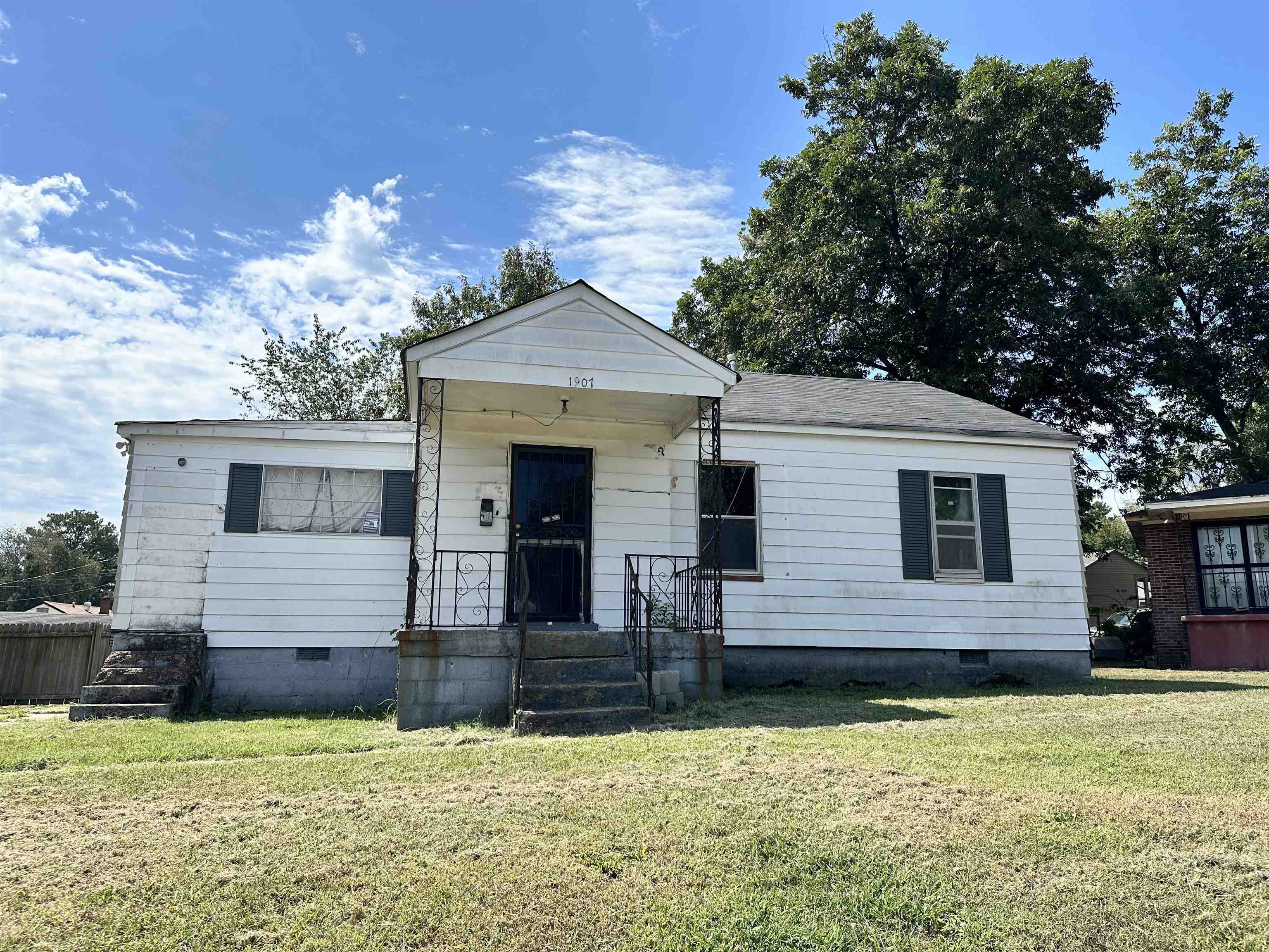 Property Photo: 1907 Boyle Ave TN 38114
