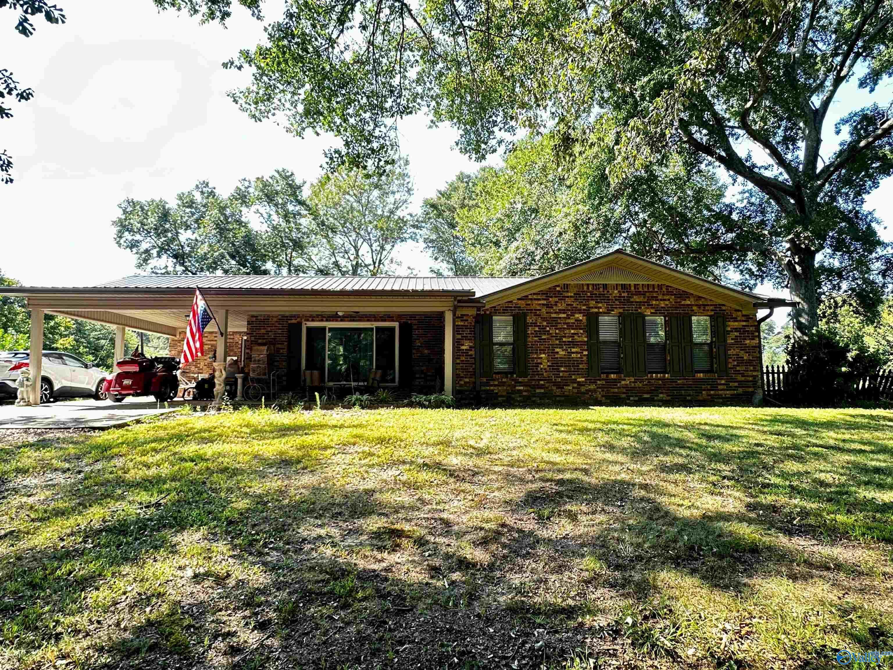 Property Photo: 2101 County Road 384 AL 35962