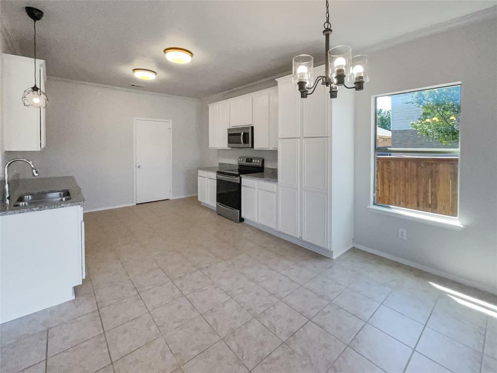 Property Photo:  428 Kaie Teur Drive  TX 75409 