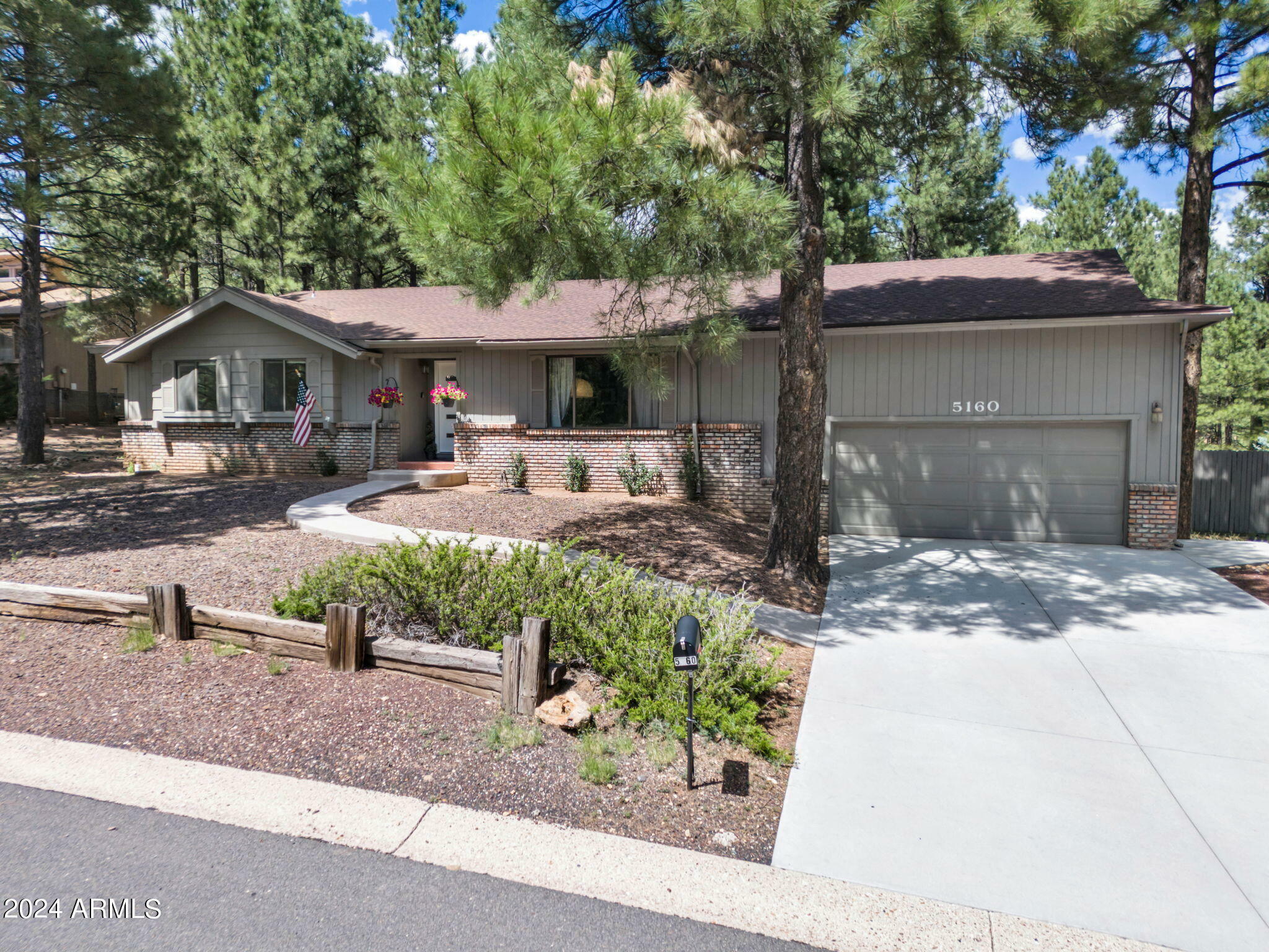 Property Photo:  5160 E Hawthorne Drive  AZ 86004 