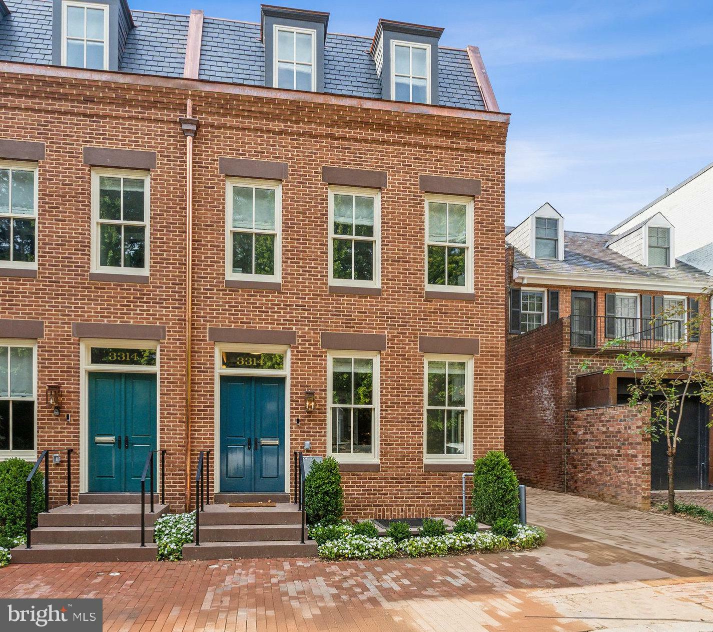 Property Photo:  3314 1/2 Volta Place NW  DC 20007 