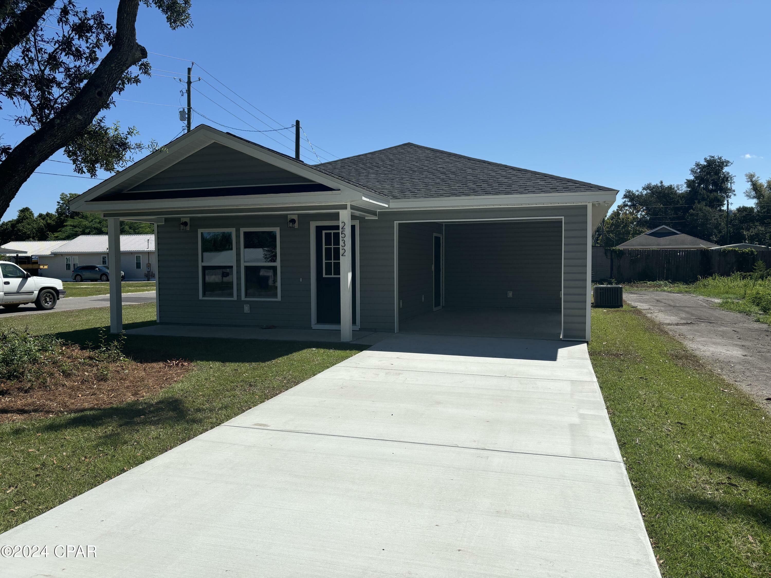 Property Photo:  2532 E 6th Street  FL 32401 