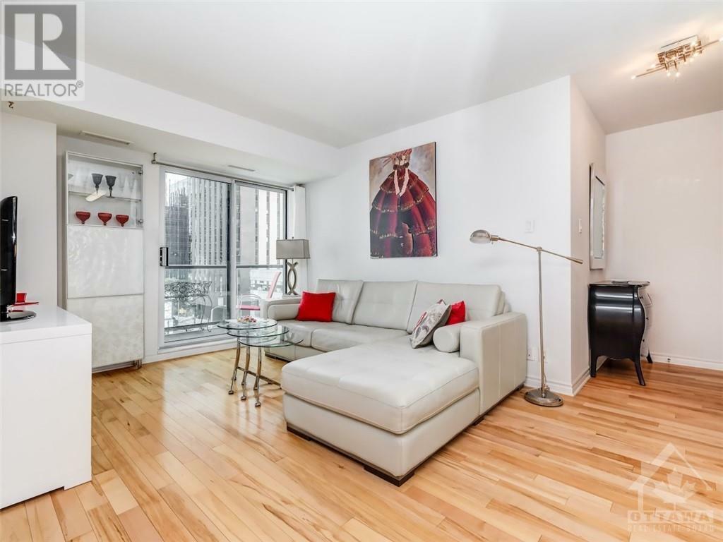 Photo de la propriété:  445 Laurier Avenue West 605  ON K1R 0A2 