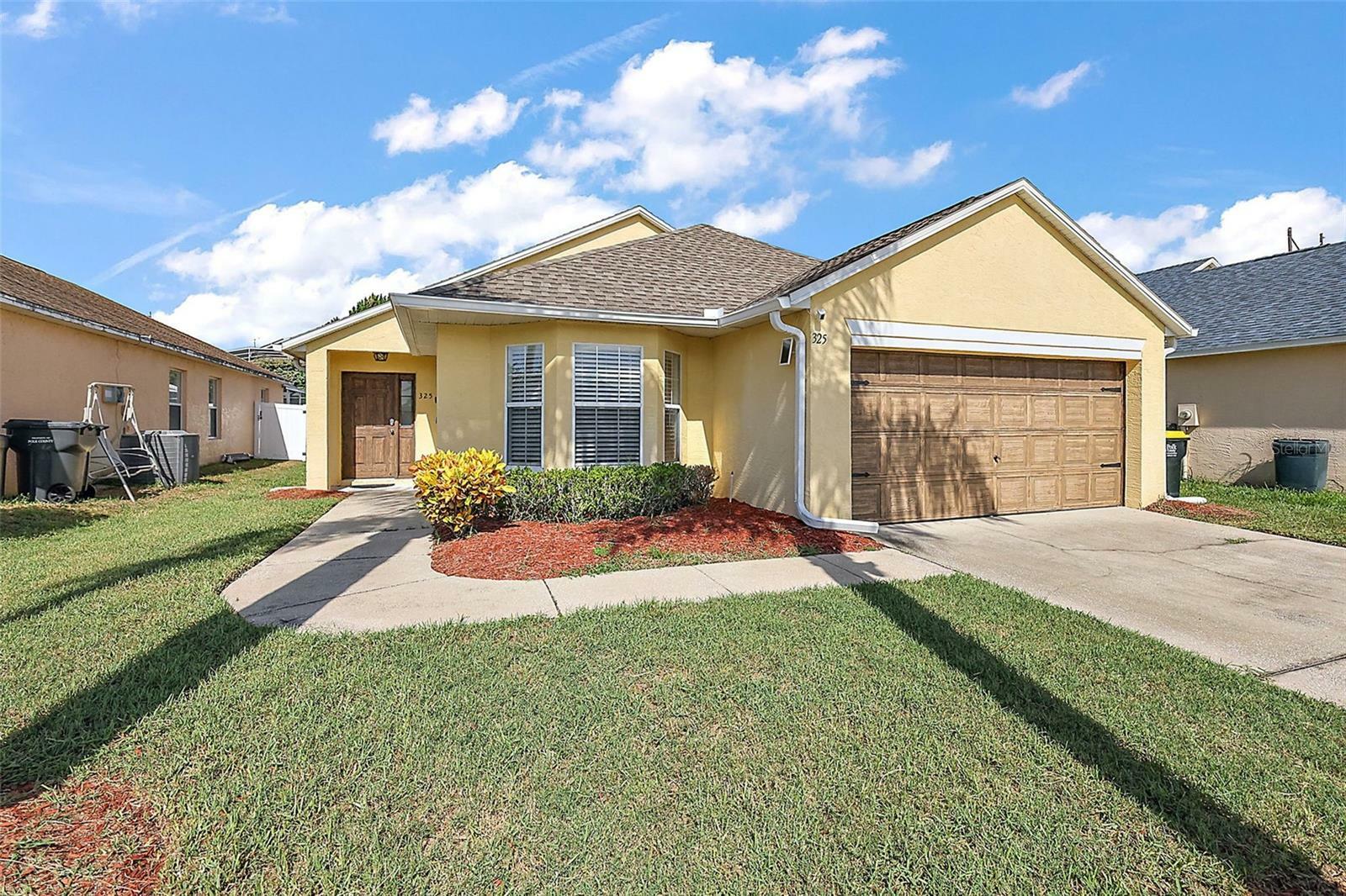 Property Photo:  325 Aylesbury Lane  FL 33837 