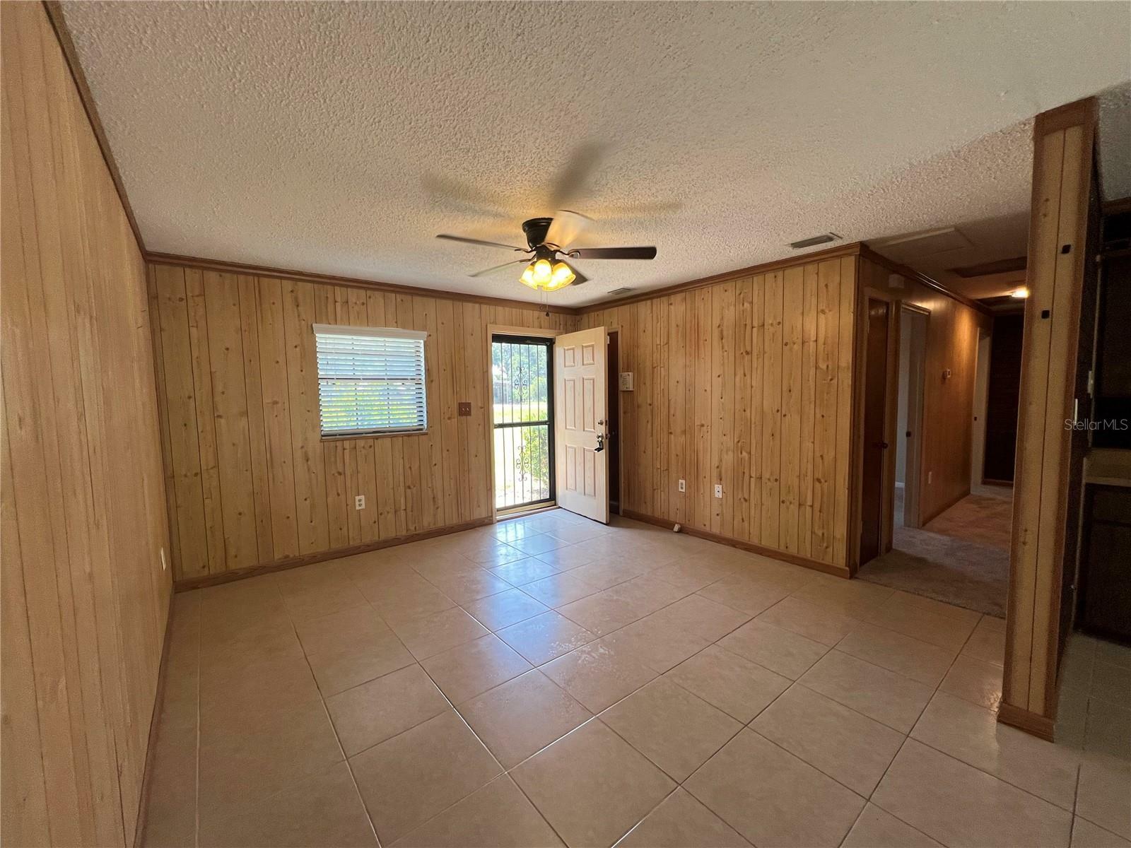 Property Photo:  1346 Cr 440  FL 33538 