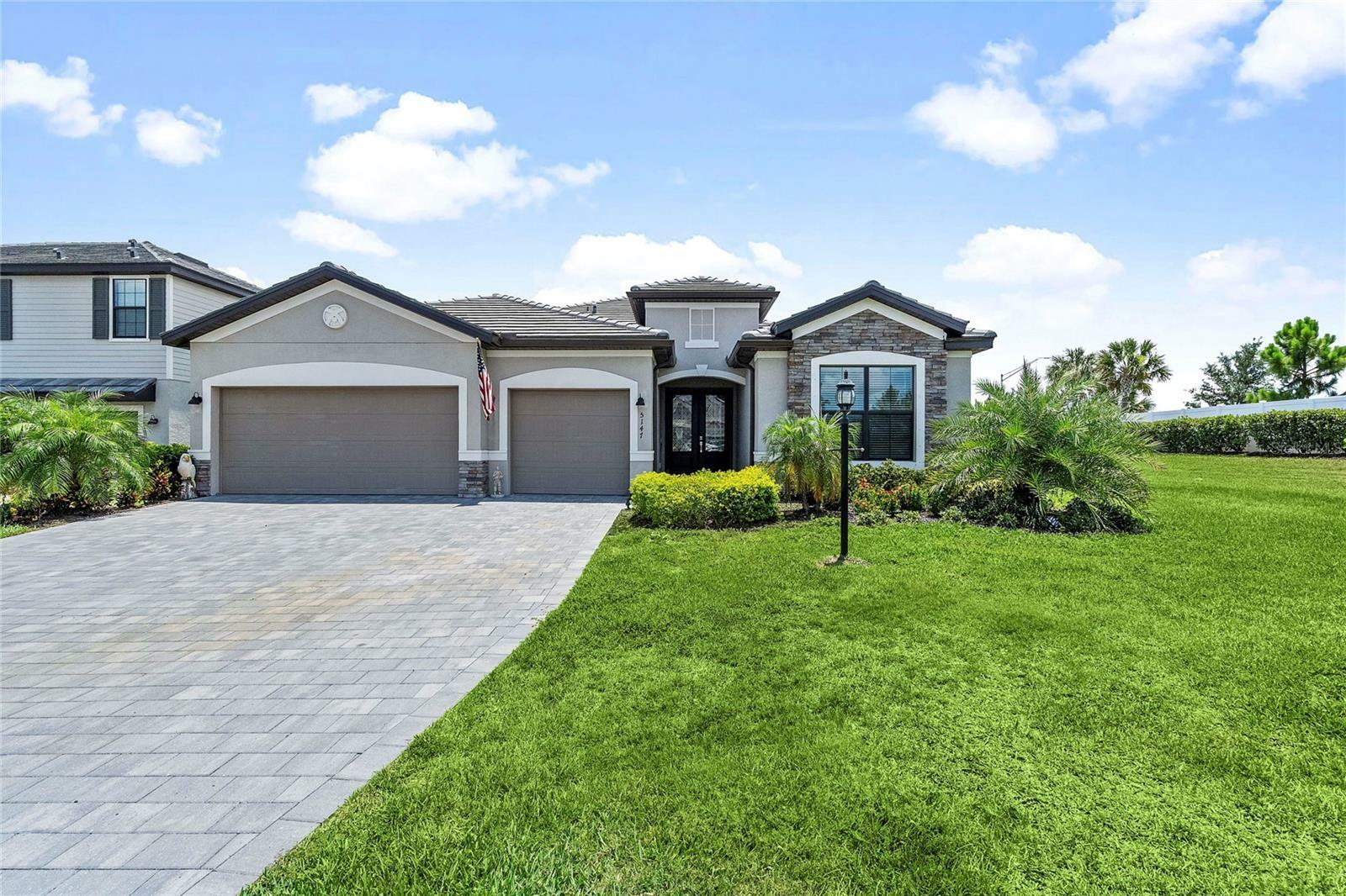 Property Photo:  5147 Horizon Edge Cove  FL 34211 