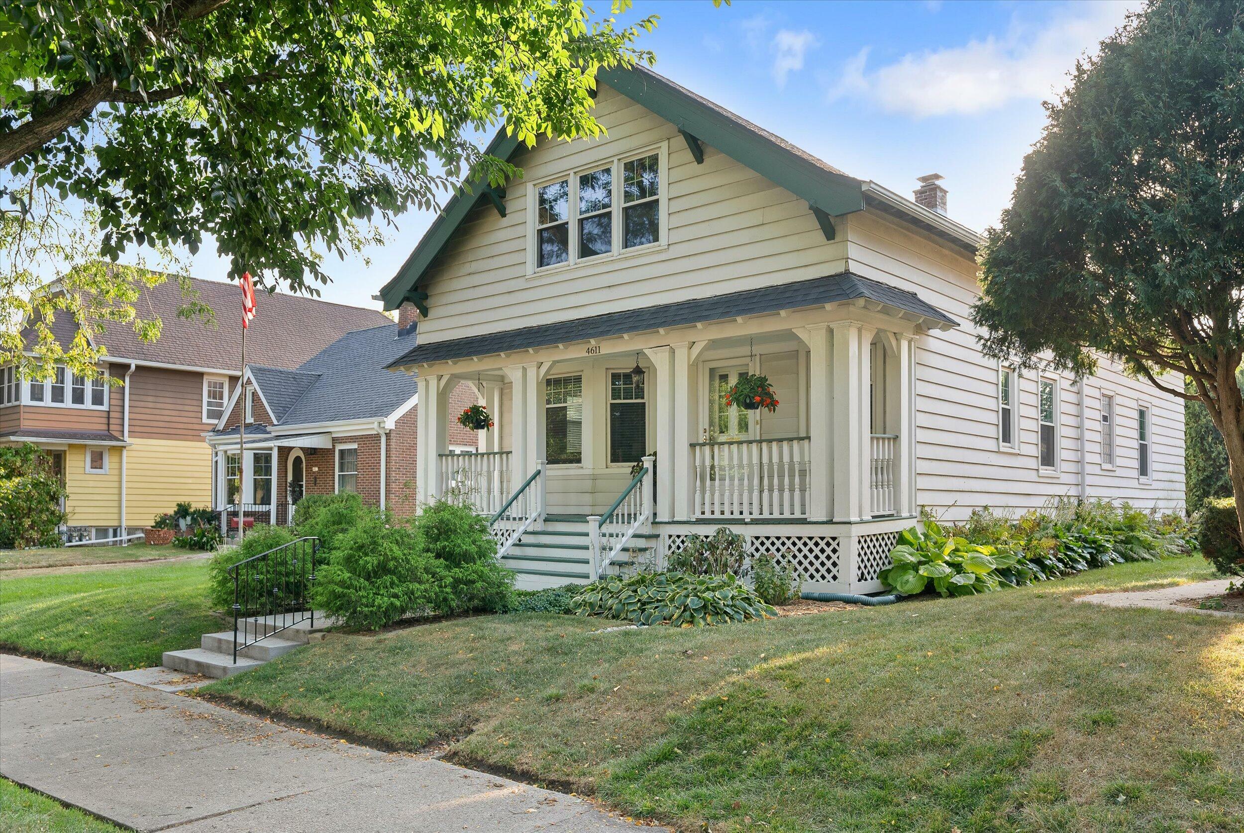 4611 N Bartlett Ave  Whitefish Bay WI 53211 photo