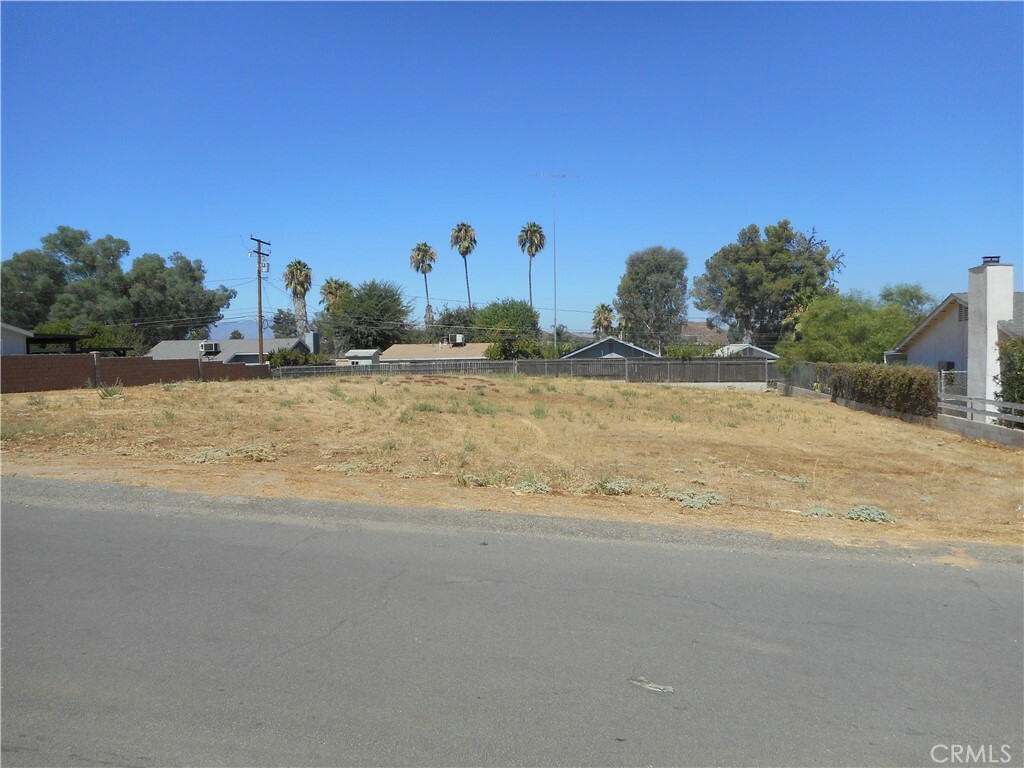 Property Photo:  10 Ave. Paseo De Las Flores  CA 92587 