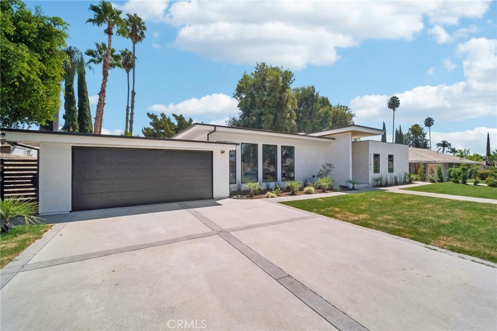 Property Photo:  9540 Donna Avenue  CA 91324 