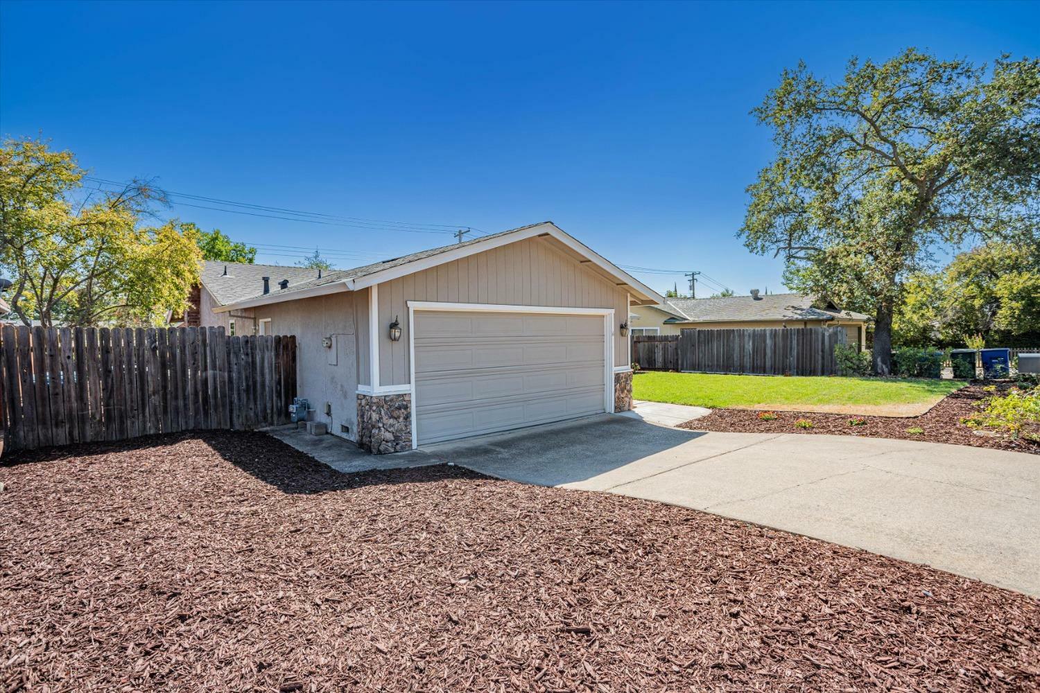 Property Photo:  187 Briarcliff Drive  CA 95630 