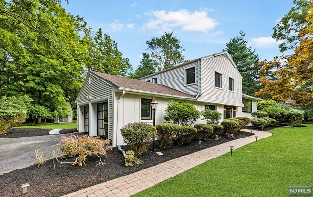 Property Photo:  5 Fox Hill Road  NJ 07458 