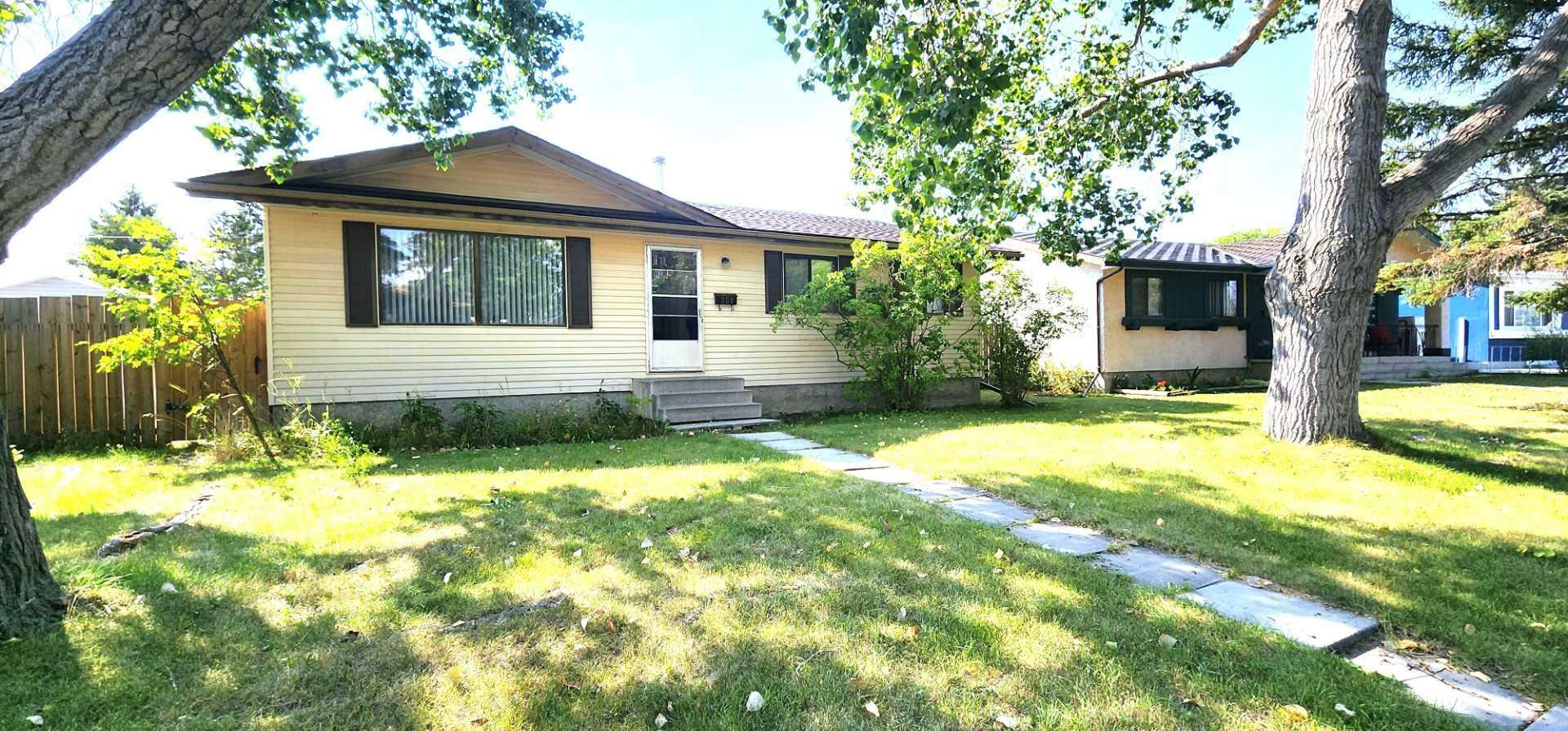 Property Photo:  351 Maitland Hill NE  AB T2A 5V4 