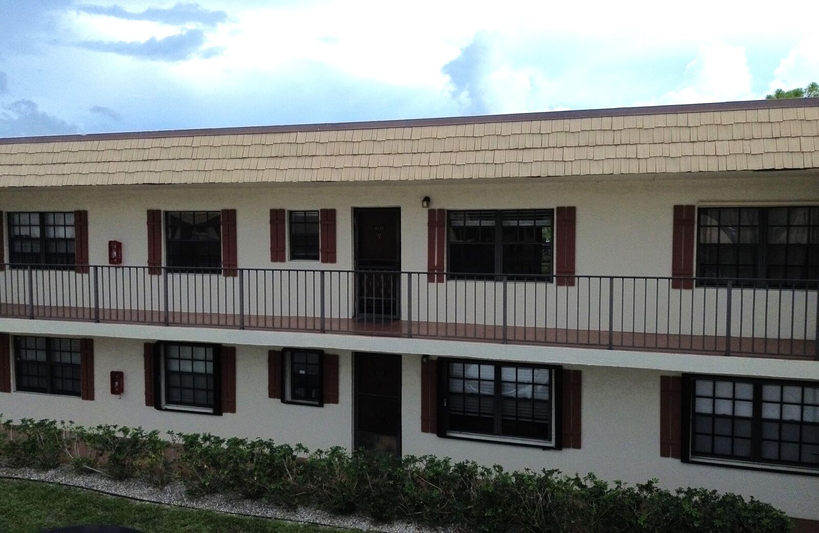 Property Photo:  4213 Oak Terrace Drive  FL 33463 