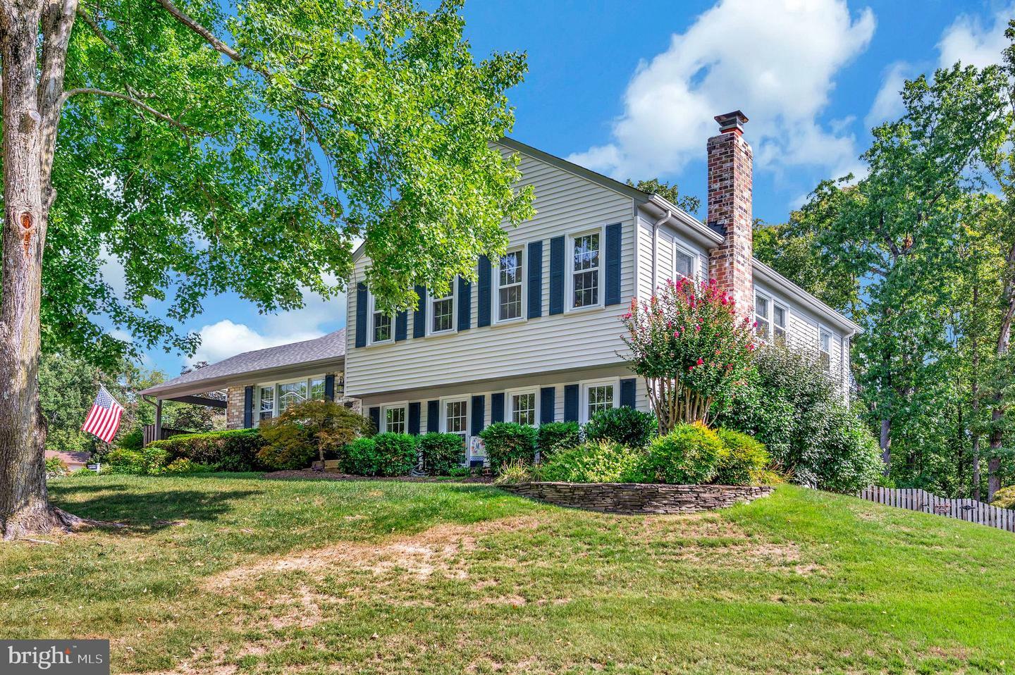 Property Photo:  12219 Oakwood Drive  VA 22192 