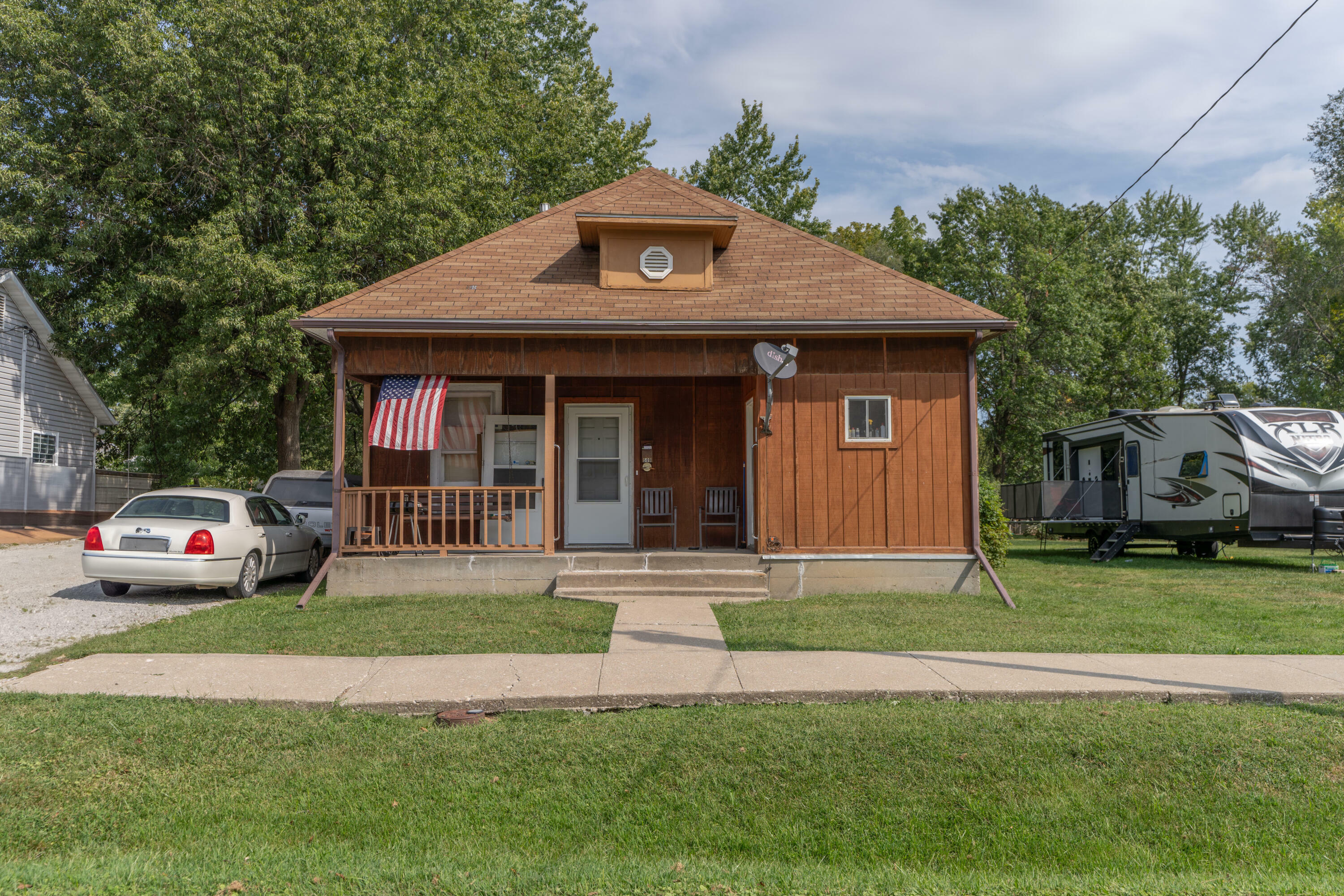 Property Photo:  509 Morehead St  MO 65270 