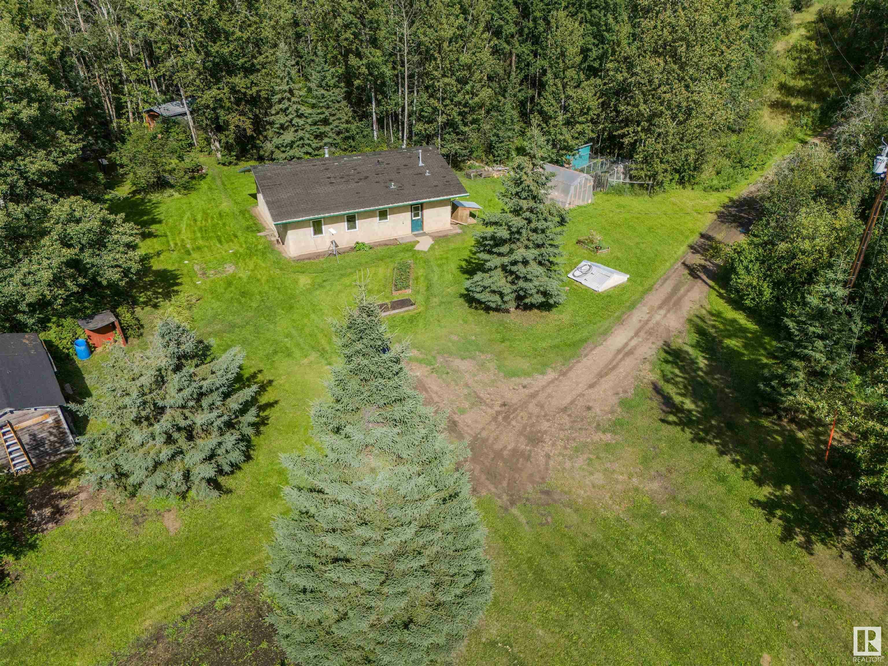 Property Photo:  51516 Rge Rd 22  AB T7Y 2H9 