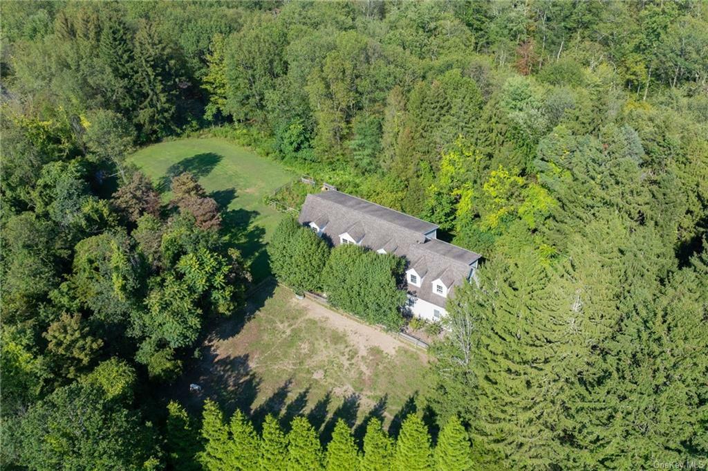 Property Photo:  28 Upper Meadow Drive  NY 12580 