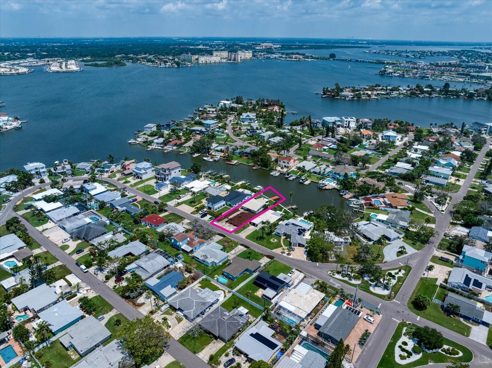 Property Photo: 16013 Redington Drive FL 33708