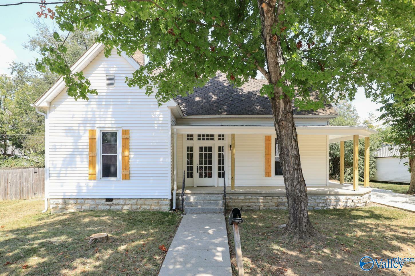 Property Photo:  207 Jefferson Street  TN 37334 