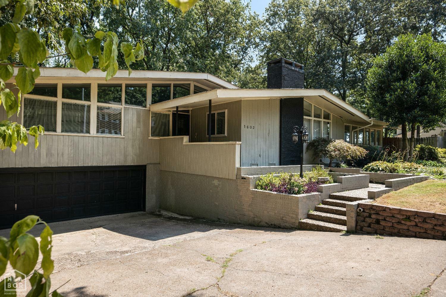 Property Photo:  1602 Castle Drive  AR 72401 