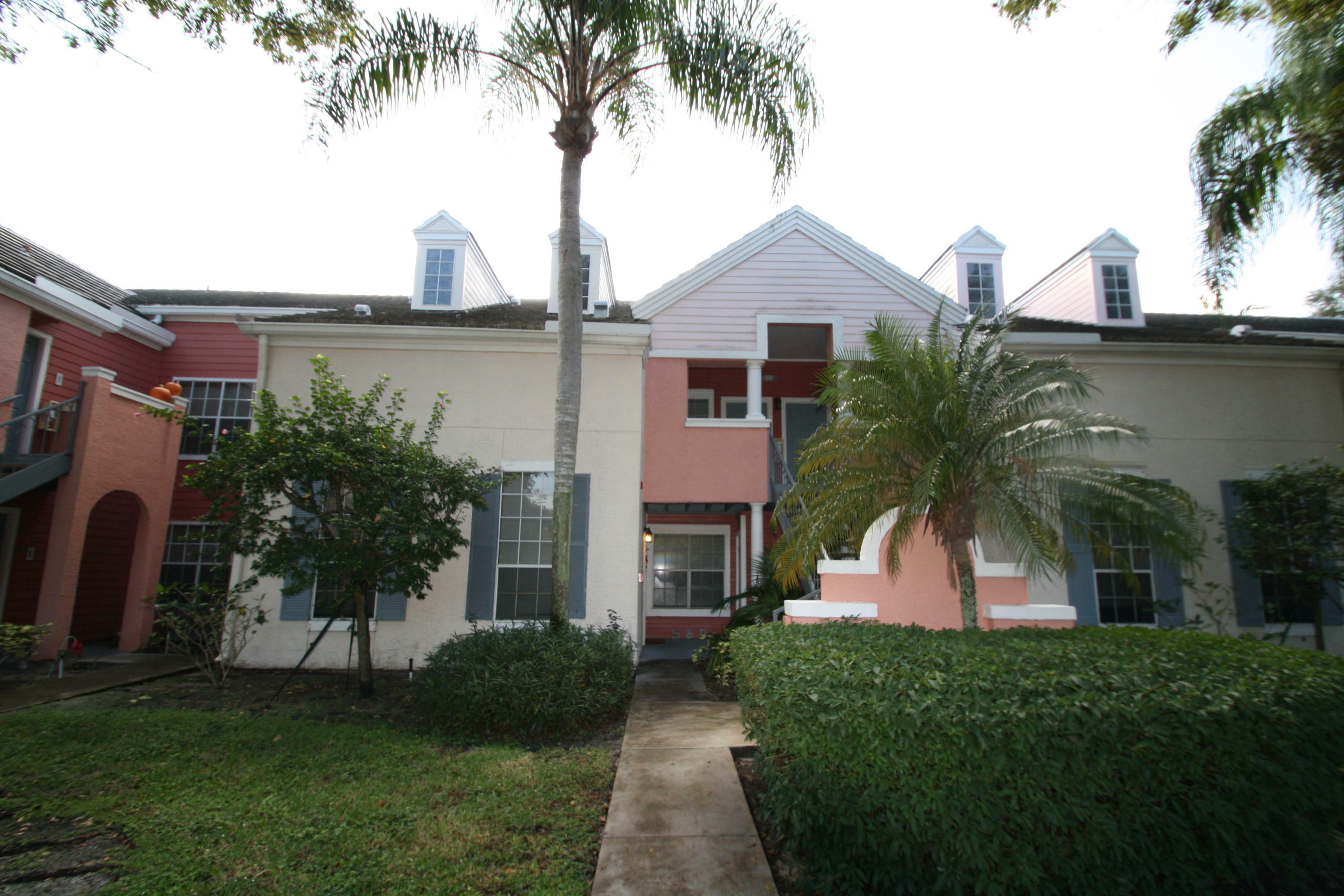 Property Photo:  1011 Crystal Way L  FL 33444 