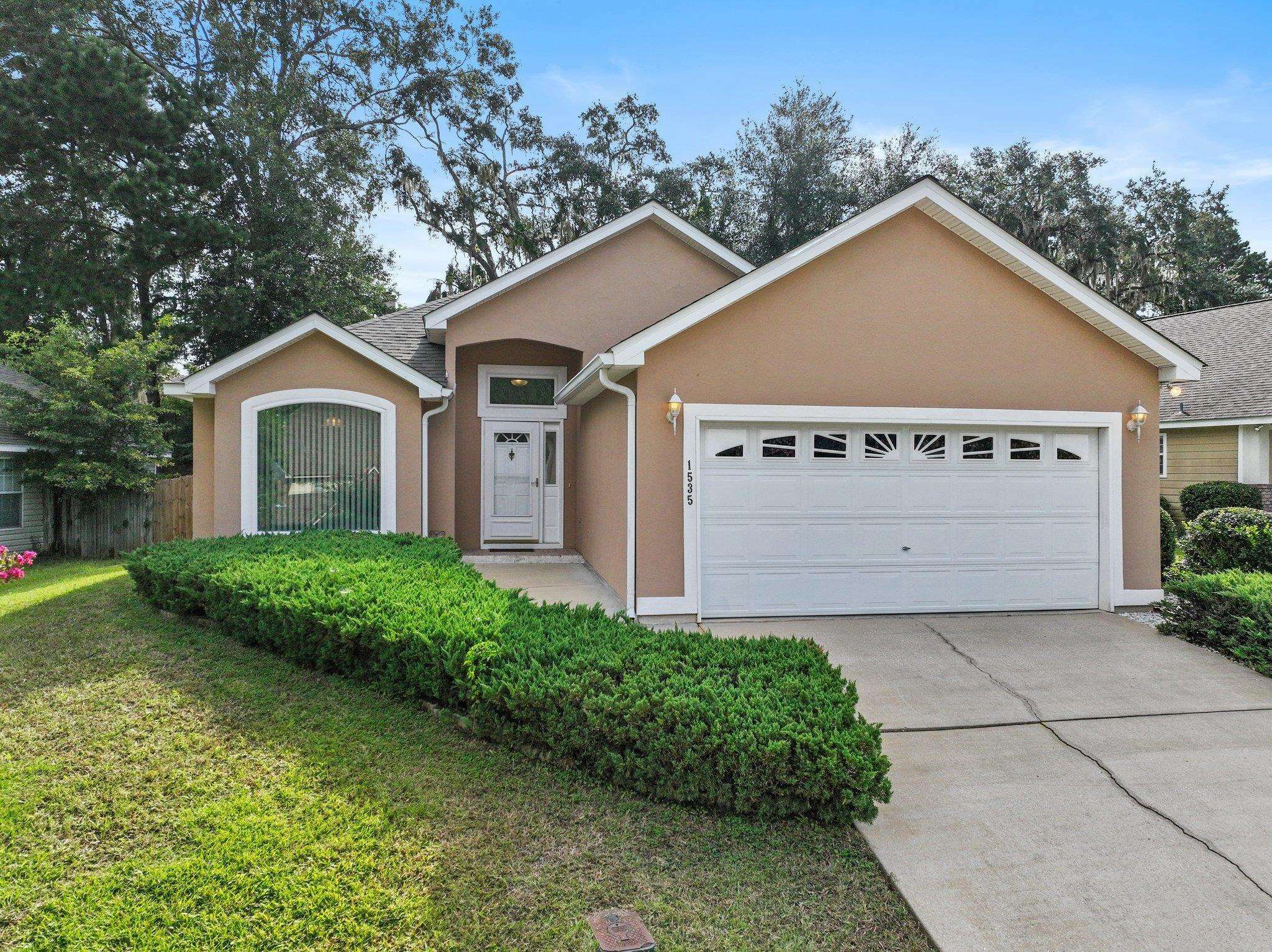 Property Photo:  1535 Applewood Way  FL 32312 