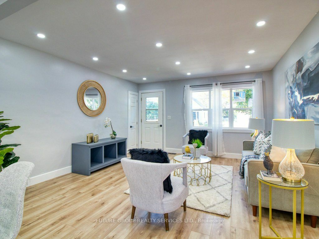 Property Photo:  47 Forhan St  ON N8A 3Z2 