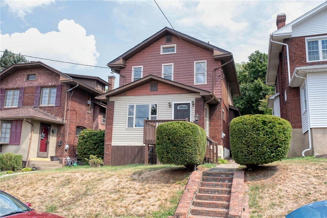 Property Photo:  460 Donnan Ave  PA 15301 