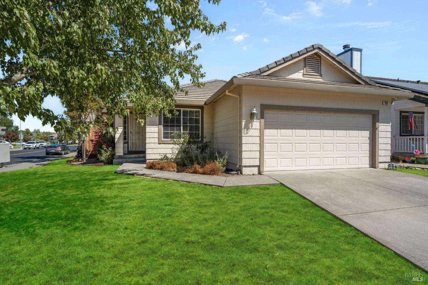 301 Sugar Maple Lane  Windsor CA 95492 photo