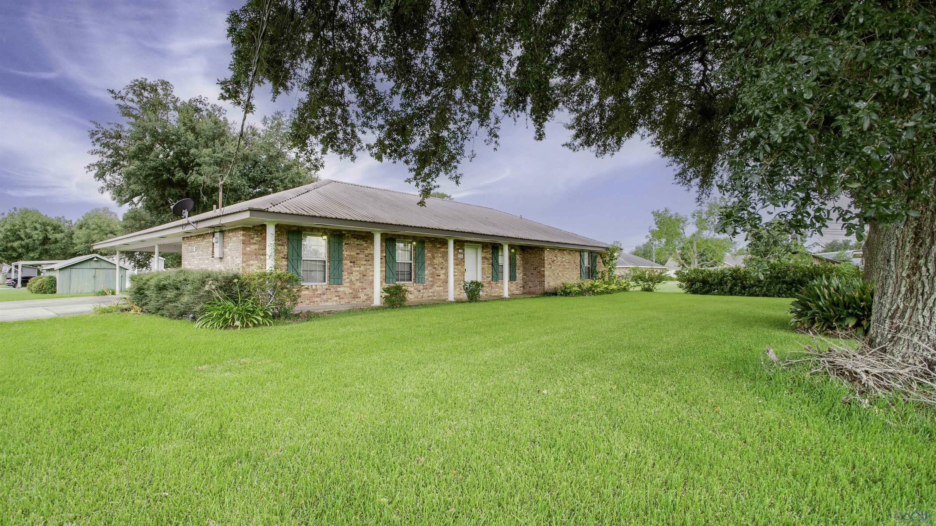 Property Photo: 13360 Margaret St LA 70090