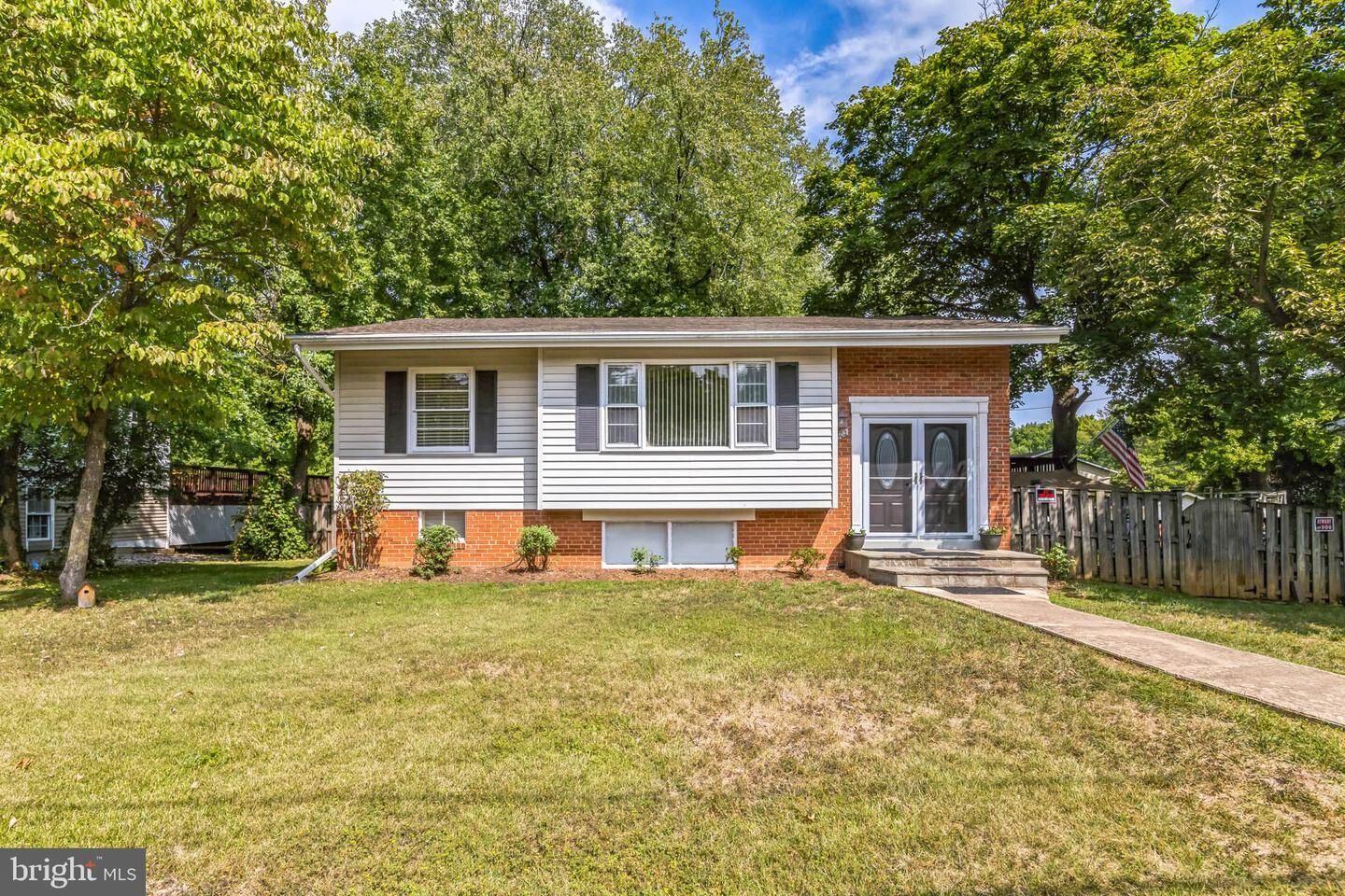 Property Photo: 7502 Mahoney Drive VA 22079