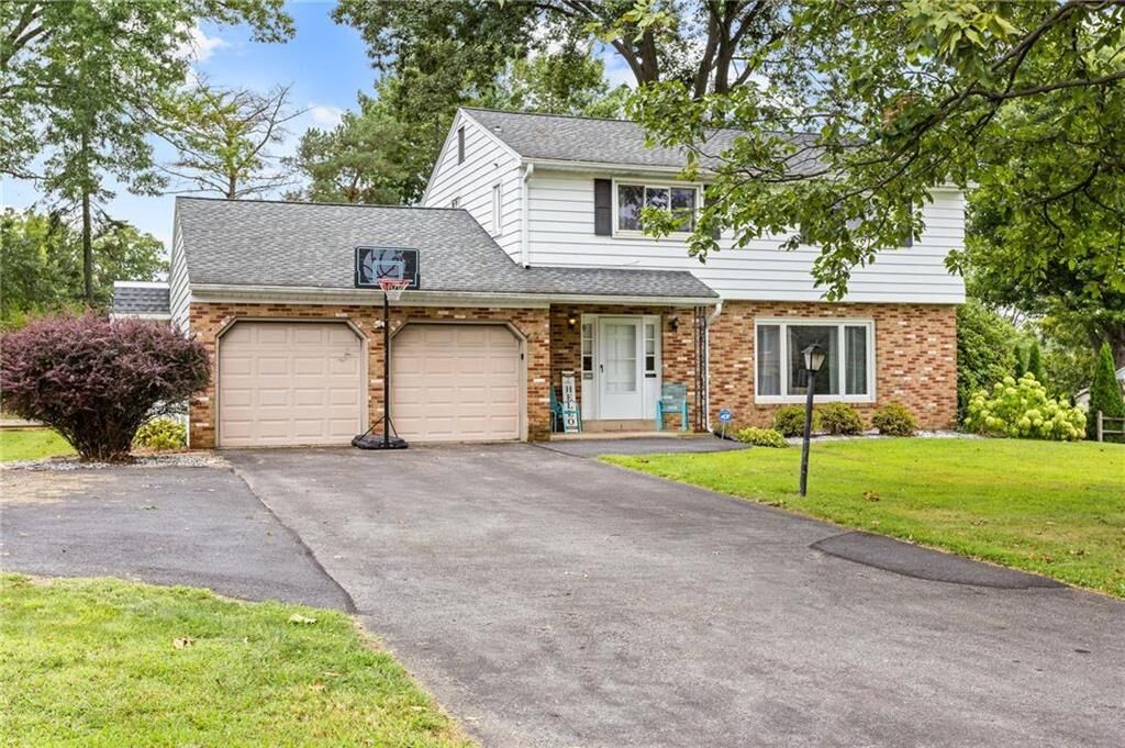 Property Photo: 922 Parkway Road PA 18104