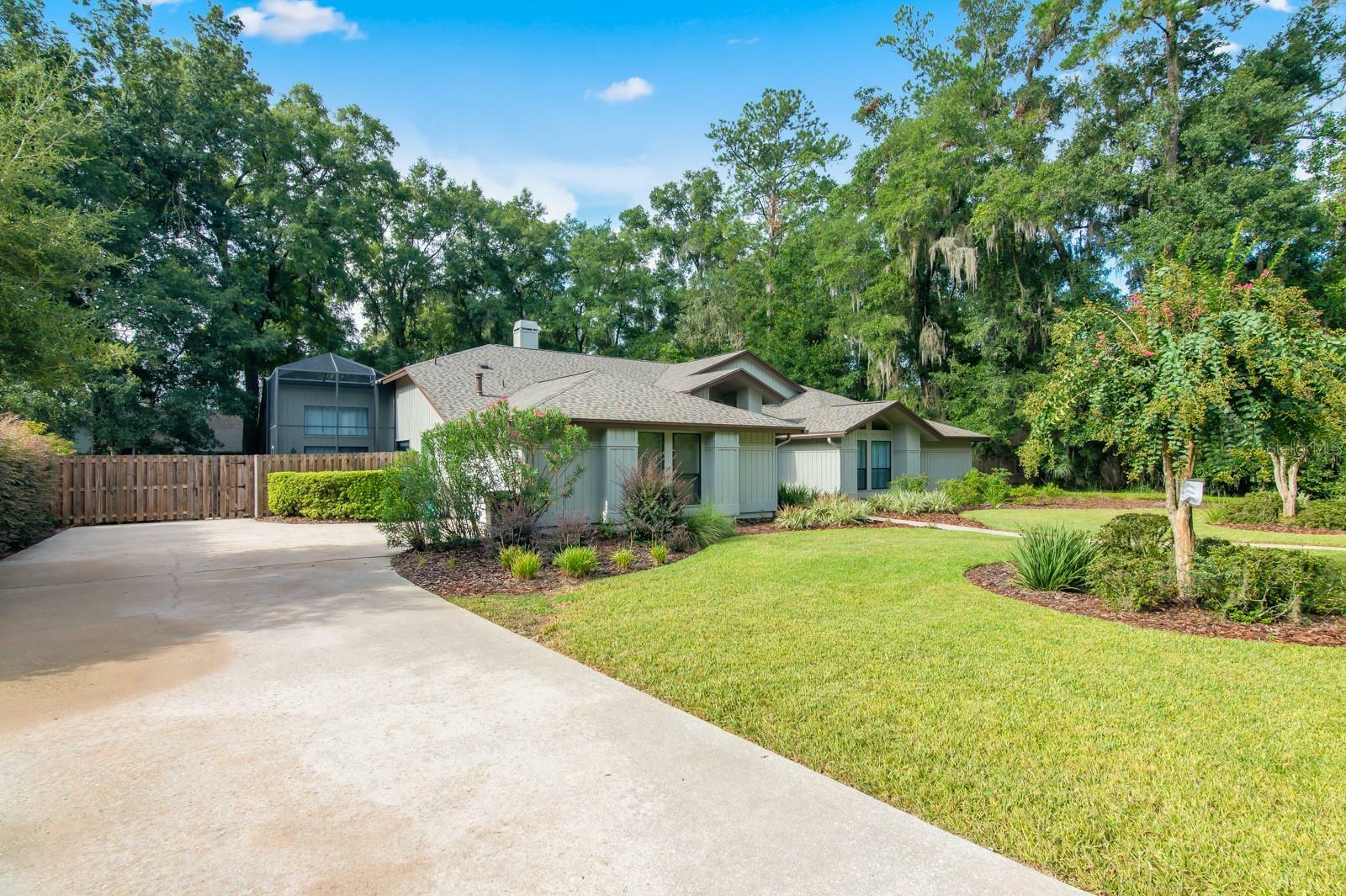 Property Photo: 5209 NW 50th Lane FL 32653