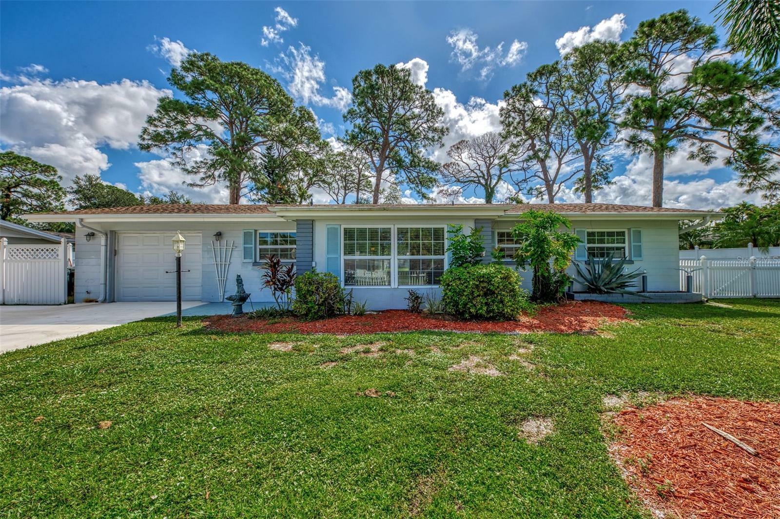 Property Photo: 6333 Beechwood Avenue FL 34231