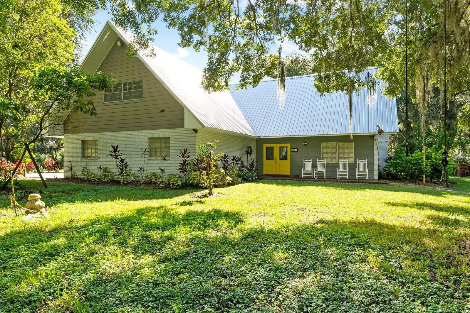 Property Photo:  1001 Crocker Lane  FL 33565 