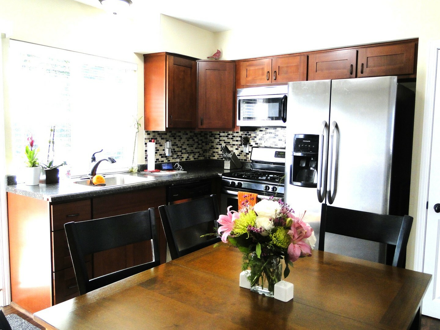 Property Photo:  228 N Ashbury Avenue  IL 60440 