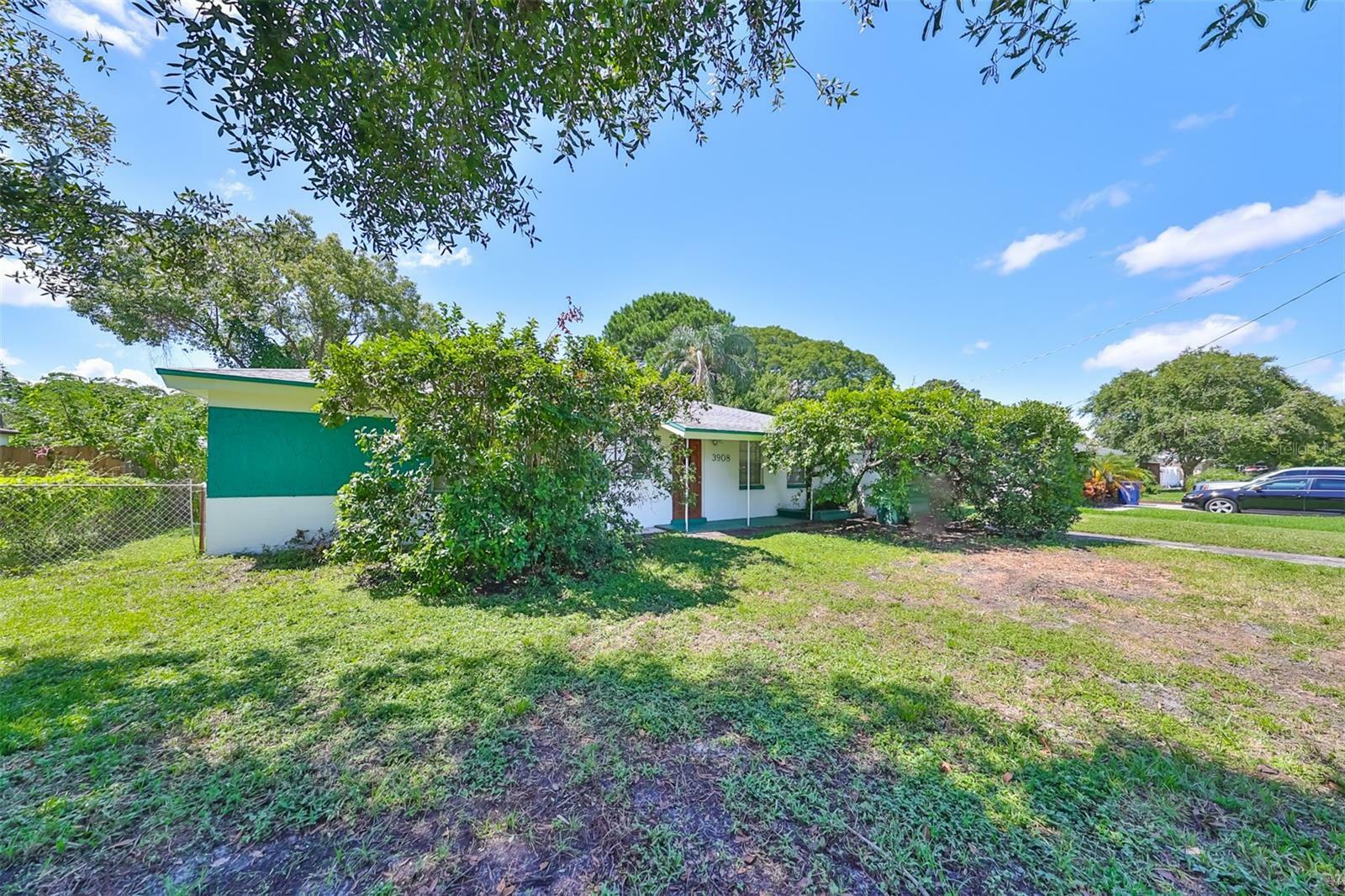 Property Photo:  3908 W Wallace Avenue  FL 33611 