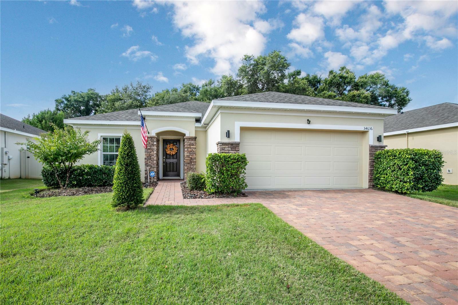 Property Photo:  34636 Salerno Circle  FL 32776 