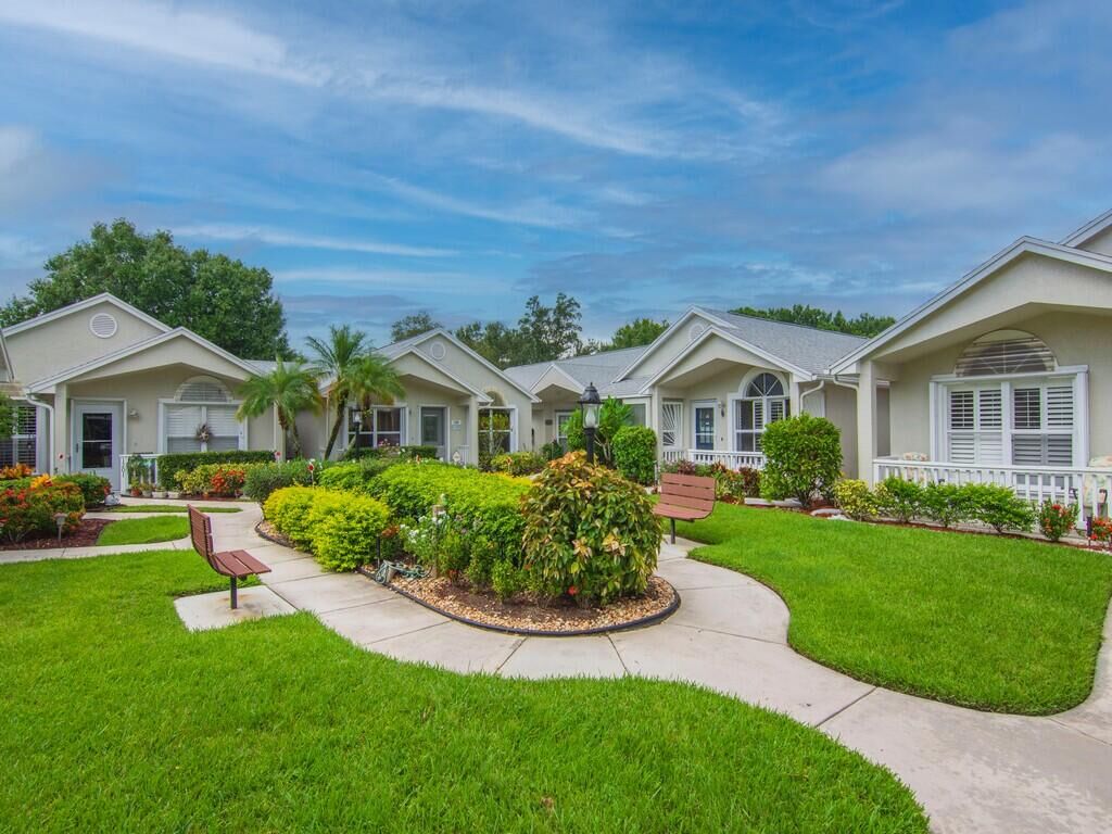 Property Photo: 1195 NW Lombardy Drive FL 34986