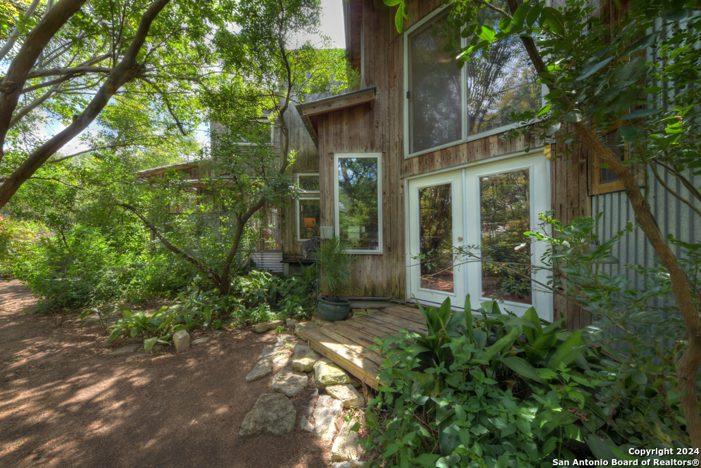 Property Photo: 115 Armour Place TX 78212
