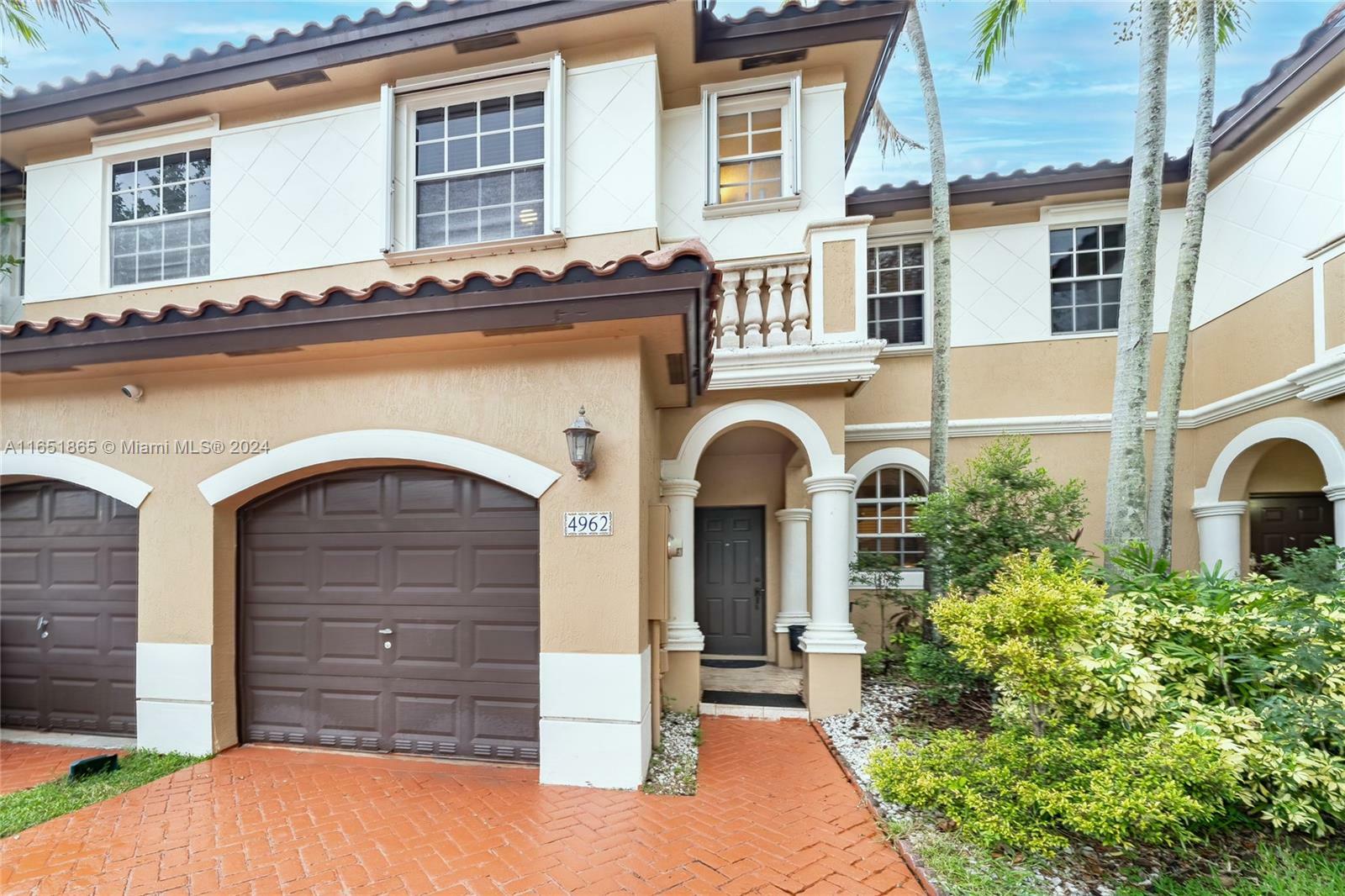 Property Photo:  4962 SW 128th Ave  FL 33027 