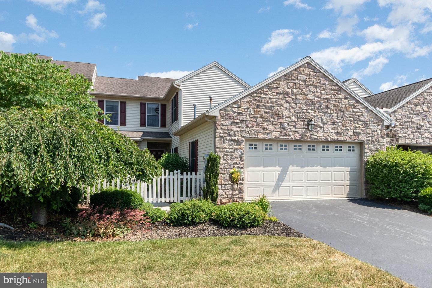 Property Photo:  2153 Gelder Park Drive  PA 17036 