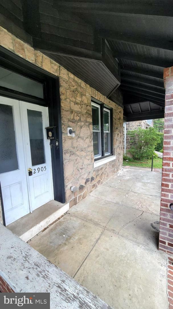 Property Photo:  2905 Mount Carmel Avenue  PA 19038 